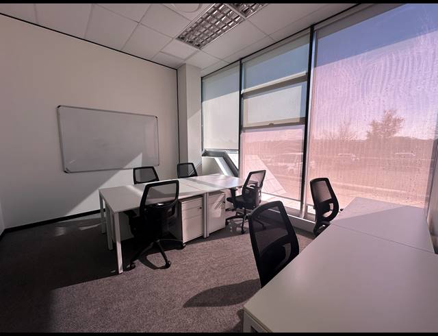 10M² CO-WORKING SPACE TO LET IN DORINGKLOOF